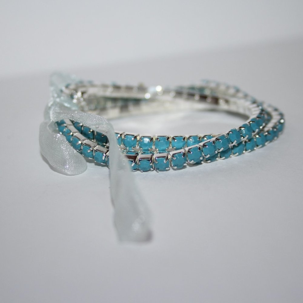 Pretty silver and blue nwt bracelet set - Picture 3 of 4